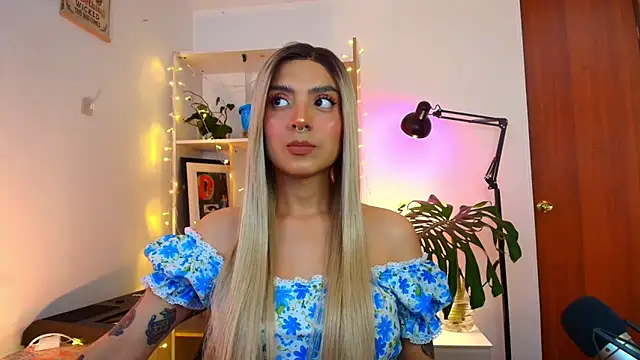 Snapshot of Yeriawaddell_ chatting on 01-31-25, 12:28 Yeriawaddell online show from 01-31-25, 12:28