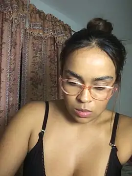 JuanaSimons online show from 12-05-25, 01:47