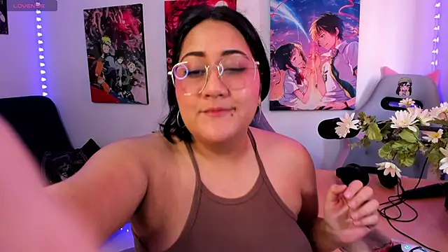 Snapshot of haru_u2 chatting on 10-24-25, 01:51 haru u2 online show from 10-24-25, 01:51