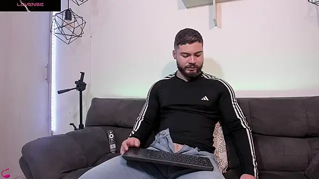 SebastianVilla  online show from 03-13-25, 09:48