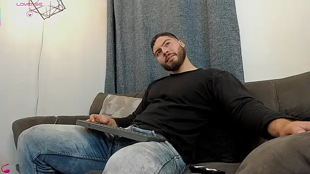 SebastianVilla  online show from 09-26-25, 12:14