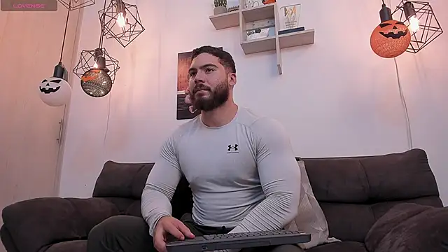 SebastianVilla  online show from 10-04-25, 10:30