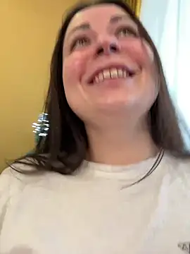 Snapshot of dreams4u chatting on 01-16-25, 08:22 dreams4u online show from 01-16-25, 08:22