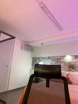 Emilia Bakerr online show from 12-29-24, 09:30