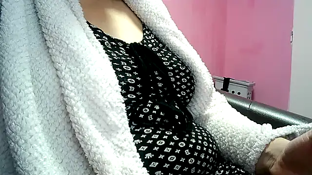 Lucinka1 online show from 12-08-24, 07:00