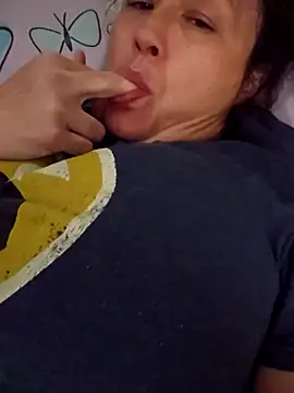 sweetkitty111 online show from 01-06-25, 10:37