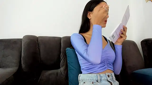  Caroliinee  online show from 03-06-25, 04:28