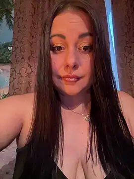 Snapshot of DaisyStreet chatting on 07-17-26, 05:51 DaisyStreet online show from 07-17-26, 05:51