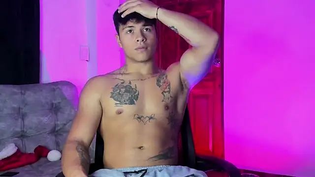 Snapshot of Dominic_Biker__ chatting on 12-18-25, 12:27 Dominic Biker online show from 12-18-25, 12:27