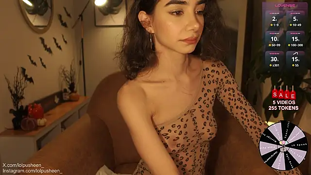 Snapshot of JulietteDee chatting on 10-13-25, 10:54 JulietteDee online show from 10-13-25, 10:54