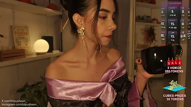 Snapshot of JulietteDee chatting on 10-15-25, 10:43 JulietteDee online show from 10-15-25, 10:43