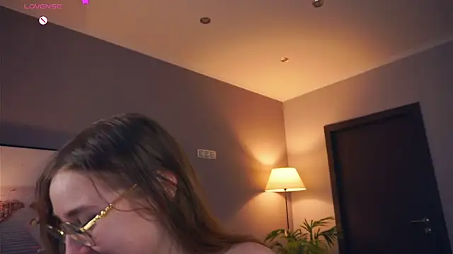 Snapshot of BanemAcard chatting on 12-19-24, 10:34 BanemAcard online show from 12-19-24, 10:34