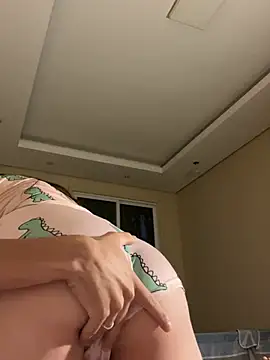 Snapshot of brazillliangirl chatting on 02-23-26, 01:25 brazillliangirl online show from 02-23-26, 01:25