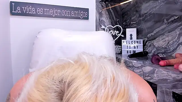 miss danika online show from 02-03-25, 05:14