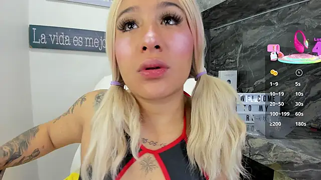 miss danika online show from 10-09-25, 11:08