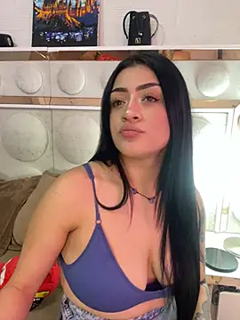 Snapshot of lucianaroy chatting on 02-13-25, 09:38 lucianaroy online show from 02-13-25, 09:38