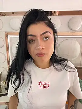 Snapshot of lucianaroy chatting on 03-05-25, 09:48 lucianaroy online show from 03-05-25, 09:48