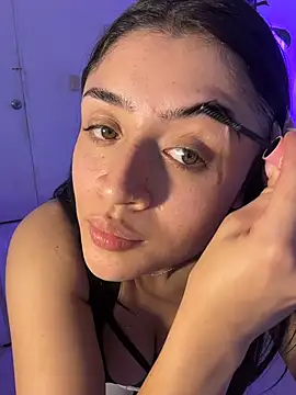 Snapshot of lucianaroy chatting on 10-22-25, 02:12 lucianaroy online show from 10-22-25, 02:12