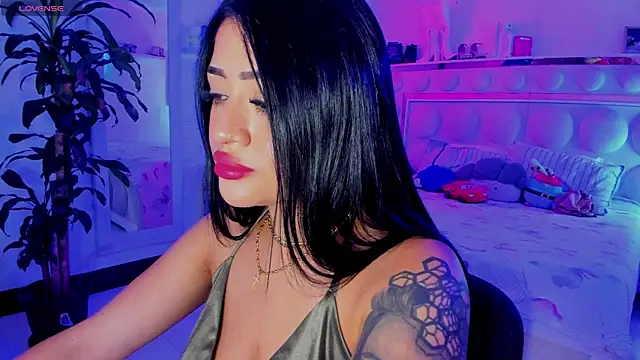 Snapshot of lucianaroy chatting on 06-12-26, 09:57 lucianaroy online show from 06-12-26, 09:57