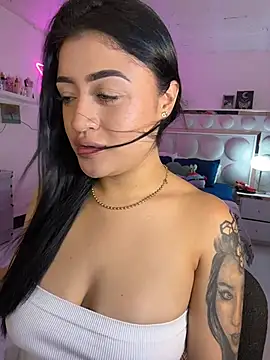 Snapshot of lucianaroy chatting on 07-05-26, 10:28 lucianaroy online show from 07-05-26, 10:28