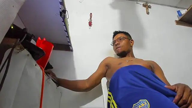 hugo3918  online show from 02-10-26, 03:49