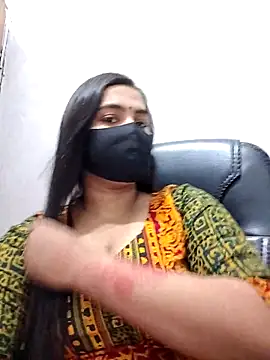 Snapshot of Ritusri_Dotta chatting on 10-13-25, 04:07 Ritusri Dotta online show from 10-13-25, 04:07