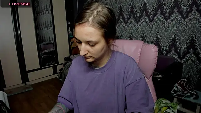 Snapshot of AlexRacc00n chatting on 02-01-25, 03:28 AlexRacc00n online show from 02-01-25, 03:28