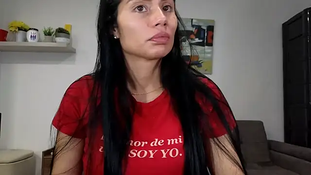 Snapshot of Alondra_fetish chatting on 04-29-26, 01:32 Alondra fetish online show from 04-29-26, 01:32