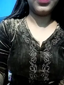 Snapshot of Gulabo-jaan chatting on 12-01-24, 11:14 Gulabo-jaan online show from 12-01-24, 11:14