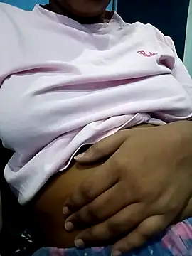 Snapshot of Gulabo-jaan chatting on 04-17-26, 05:32 Gulabo-jaan online show from 04-17-26, 05:32