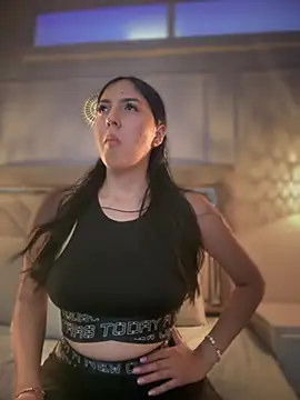 MarianaBenz online show from 02-01-25, 08:16