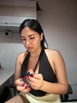 MarianaBenz online show from 04-03-26, 11:25