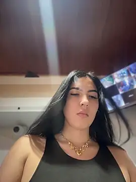 MarianaBenz online show from 06-18-26, 12:33
