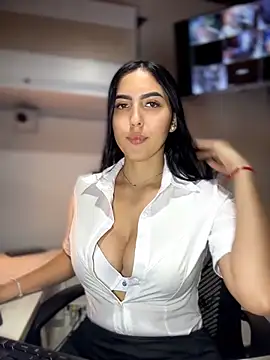 MarianaBenz online show from 06-21-26, 12:13