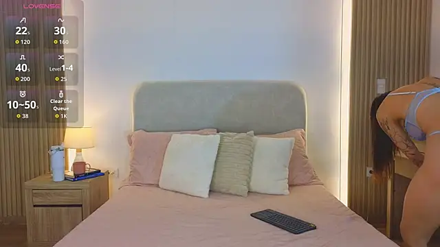Snapshot of KristennBlue chatting on 06-06-26, 05:17 KristennBlue online show from 06-06-26, 05:17