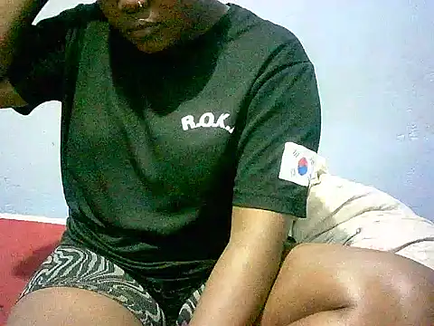 Snapshot of honeypotsweet chatting on 09-13-25, 07:57 honeypotsweet online show from 09-13-25, 07:57