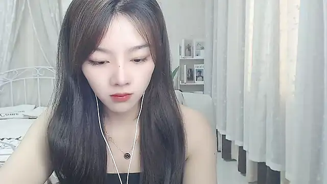 Snapshot of Jenny-Z chatting on 05-11-26, 01:44 Jenny-Z online show from 05-11-26, 01:44