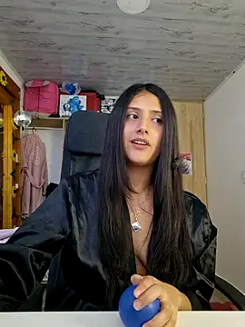 Snapshot of mari_mar69 chatting on 07-16-26, 04:57 mari mar69 online show from 07-16-26, 04:57