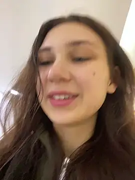 QuitieLia online show from 01-13-25, 03:26