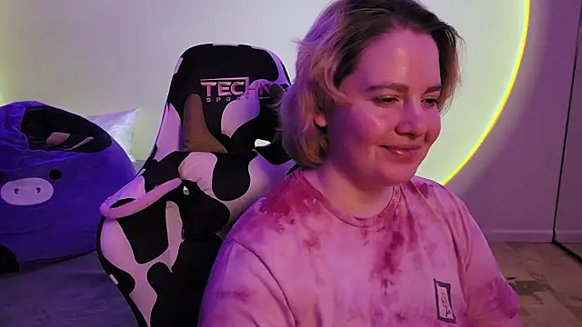 Snapshot of InternetFairy_XO chatting on 01-17-25, 07:30 InternetFairy XO online show from 01-17-25, 07:30