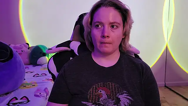 Snapshot of InternetFairy_XO chatting on 02-14-25, 10:17 InternetFairy XO online show from 02-14-25, 10:17