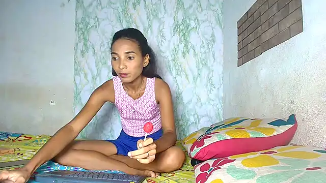 Snapshot of luciana_daza chatting on 09-25-25, 09:29 luciana daza online show from 09-25-25, 09:29