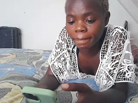 Snapshot of petiteebony_81 chatting on 06-24-26, 11:31 petiteebony 81 online show from 06-24-26, 11:31