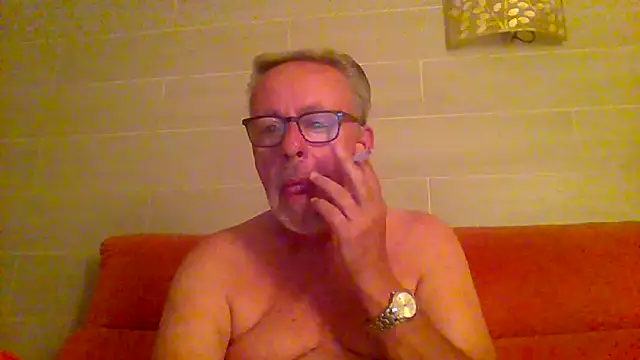 Snapshot of tuggy59 chatting on 06-06-26, 04:06 tuggy59 online show from 06-06-26, 04:06