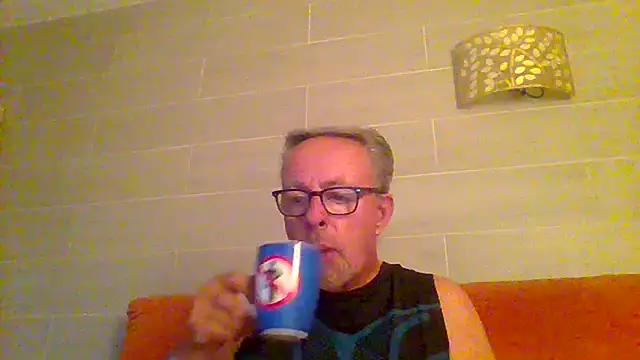 Snapshot of tuggy59 chatting on 06-17-26, 04:48 tuggy59 online show from 06-17-26, 04:48