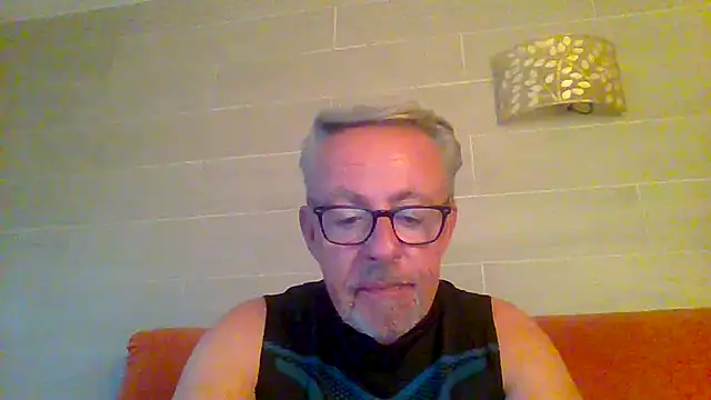 Snapshot of tuggy59 chatting on 06-18-26, 05:08 tuggy59 online show from 06-18-26, 05:08