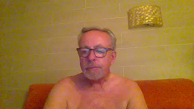 Snapshot of tuggy59 chatting on 06-23-26, 02:53 tuggy59 online show from 06-23-26, 02:53