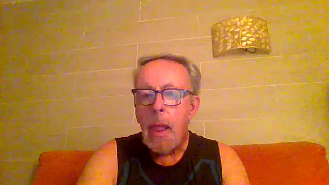 Snapshot of tuggy59 chatting on 06-30-26, 03:18 tuggy59 online show from 06-30-26, 03:18