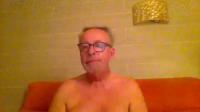 Snapshot of tuggy59 chatting on 07-07-26, 03:53 tuggy59 online show from 07-07-26, 03:53