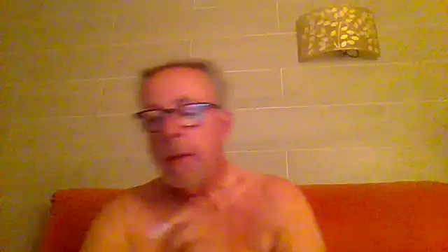 Snapshot of tuggy59 chatting on 07-13-26, 03:53 tuggy59 online show from 07-13-26, 03:53